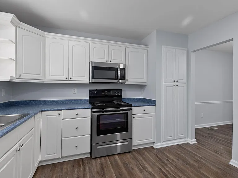 5702 Three Oaks Dr — Photo 3