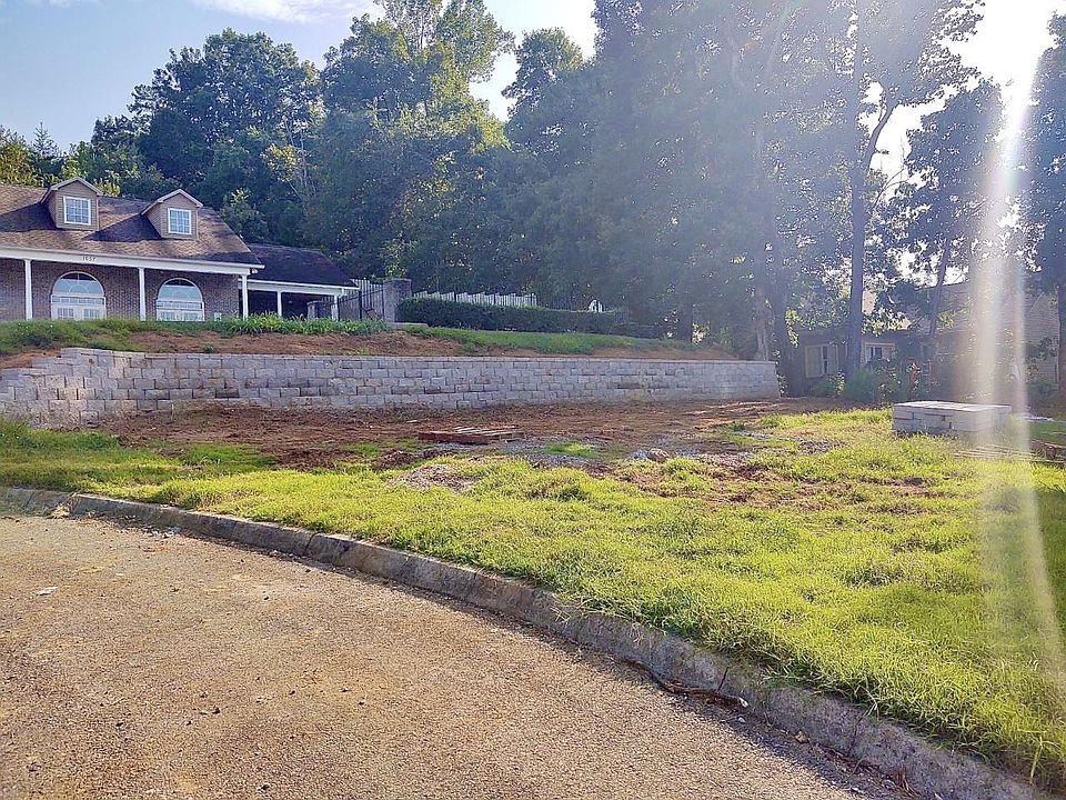 1st image of 1053 Gothic Manor Way