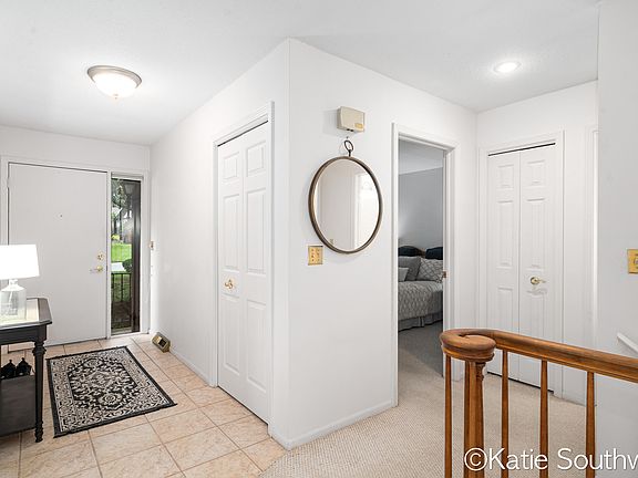 5th image of 3607 Charlevoix Dr SE