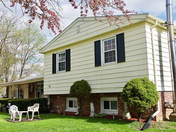2nd image of 3113 W Kepner Dr