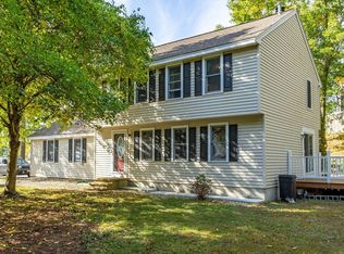 9 Lamplighter Ln, North Chelmsford, MA 01863