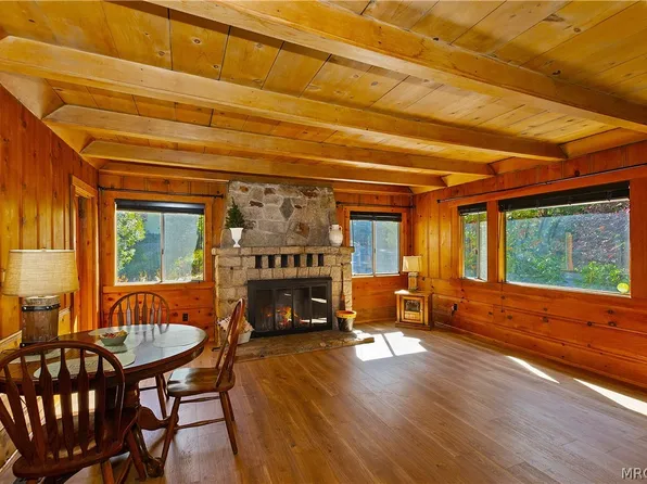 863 Oak Rd, Sugarloaf, CA 92386