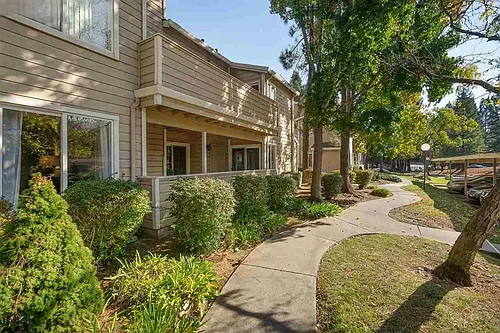 760 Canyon Oaks Dr #D Photo 1