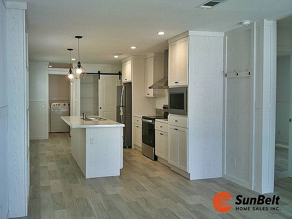 5th image of 5431 NE 35th St #98