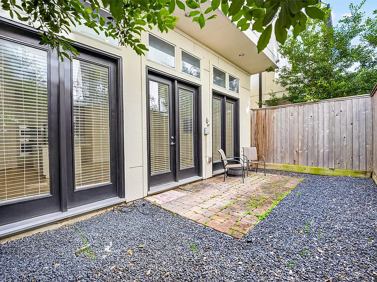 2713 Kinsley Oaks Dr — Photo 41
