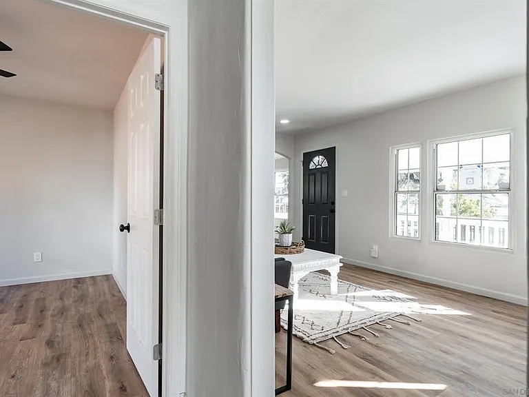 720 65th St — Photo 3