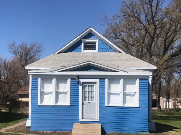 409 Wallace Ave N, Wessington Springs, SD 57382
