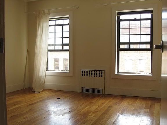 4th image of 243 Irving Ave #3RR