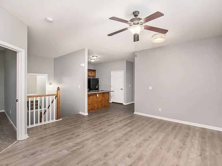 8325 N Nodaway Ave — Photo 9