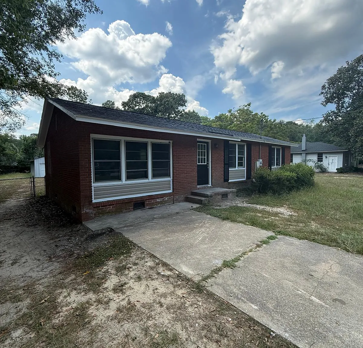 3 bed, 1150 sqft, $1,700 — Photo 2