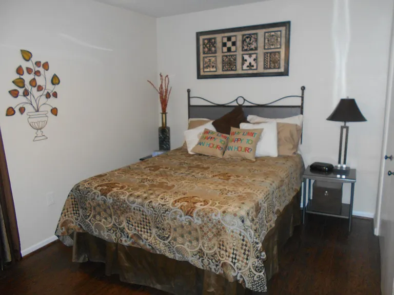 Guest Queen Bedroom, dresser, full closet