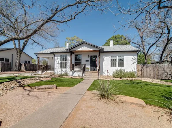 320 W Morse St, Fredericksburg, TX 78624