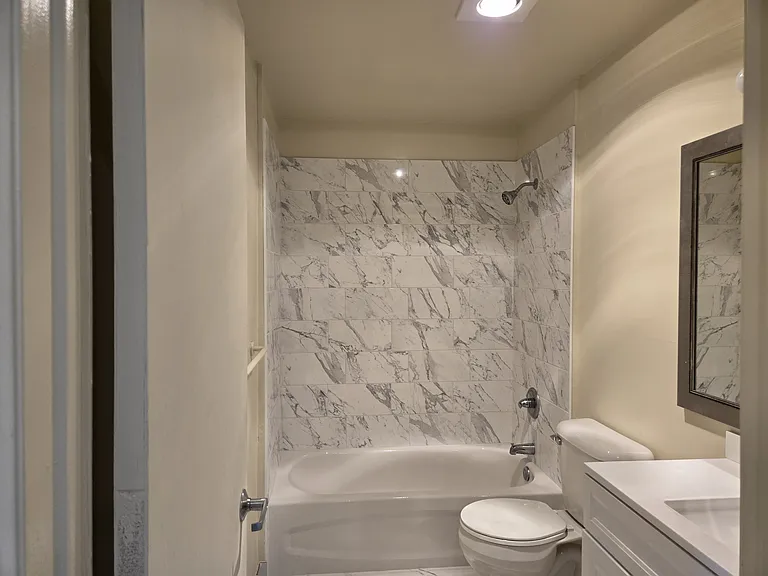 30515 W Forteen Mile Rd #46 — Photo 7