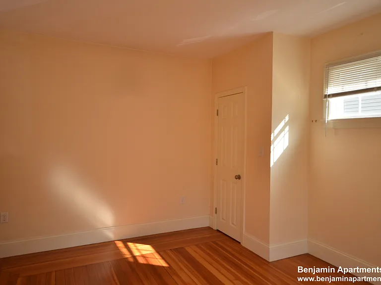 74 Brooks St #13 — Photo 11