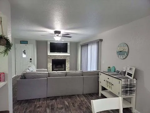 1800 Clubhouse Dr — Photo 3