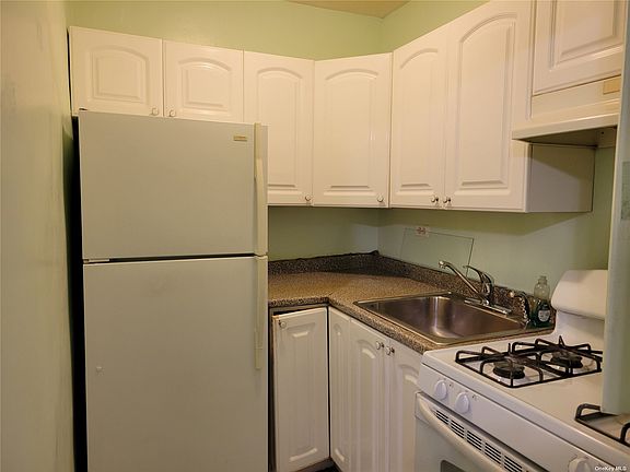 4th image of 83-60 Vietor Ave #4M