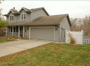 908 Cade Ct, De Soto, IA 50069