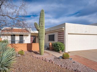 735 S Los Opalos, Green Valley, AZ 85614