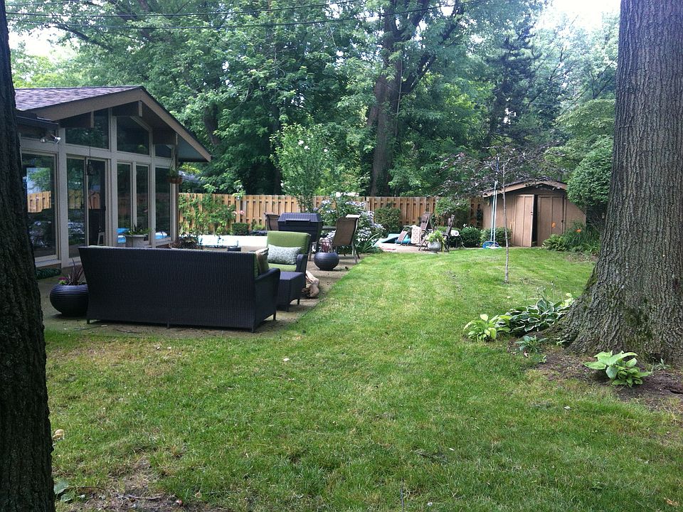 1st image of 561 Edinborough Dr