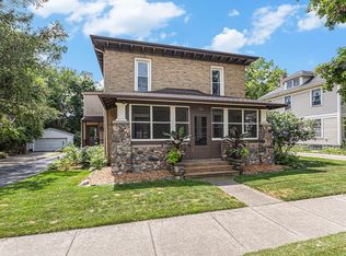 134 E Summit St, Chelsea, MI 48118