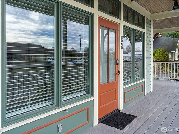 4th image of 623 Morris #E2