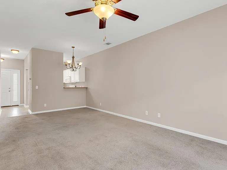 13 Cypress Ln — Photo 9