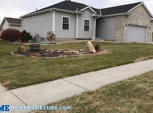 2100 Garret Ln, Lincoln, NE 68512