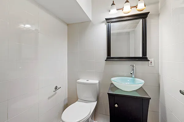 Sold by R New York | media 6