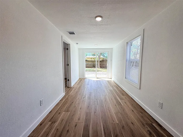 3206 Avenue K — Photo 20