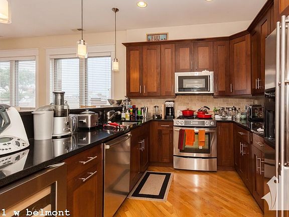 5th image of 1031 W Belmont Ave #613