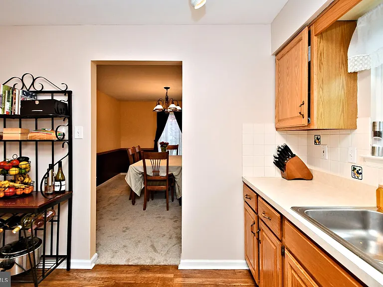 800 Beacon Ct — Photo 19