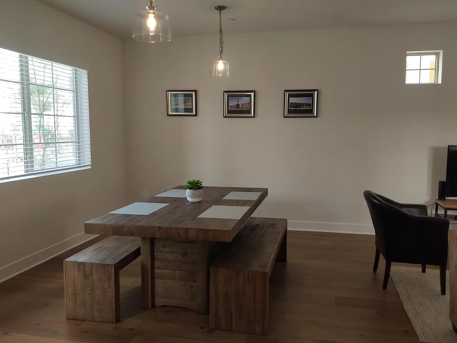 W 236th Pl, Torrance — Photo 4