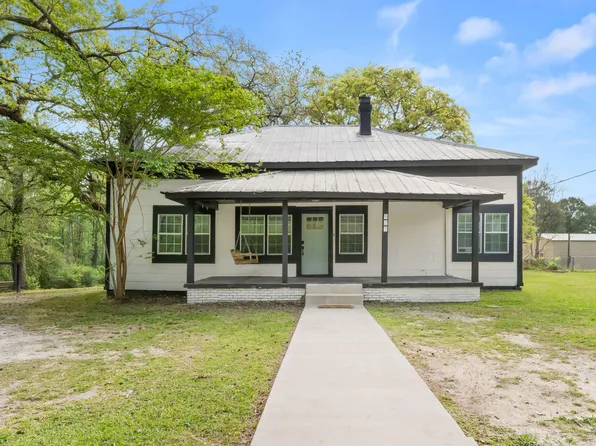 527 Barham Rd, Hornbeck, LA 71439