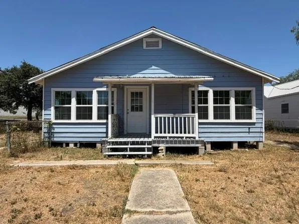 310 E Main Ave, Karnes City, TX 78118