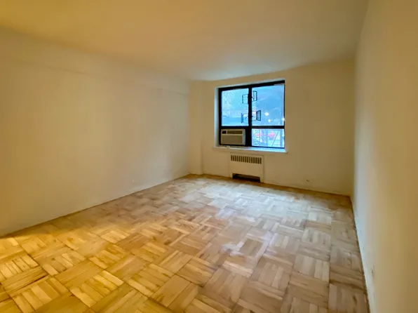 37 Nagle Avenue 1C image 1 of 11