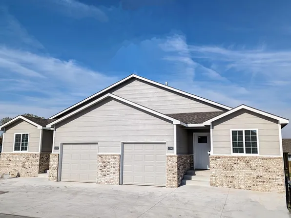 8892 W Meadow Park Cir, Wichita, KS 67205