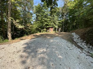 1518 Glencarin Rd, Garrett, KY 41630