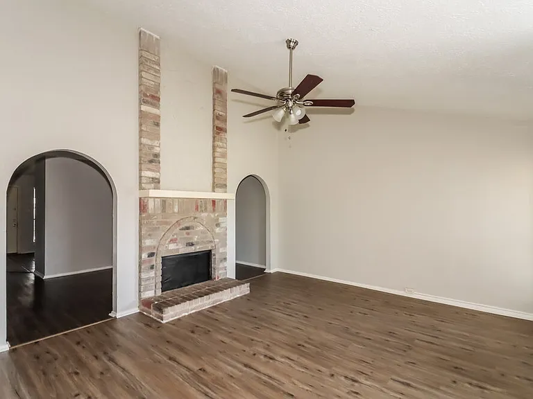 13916 Bonnercrest Dr — Photo 4