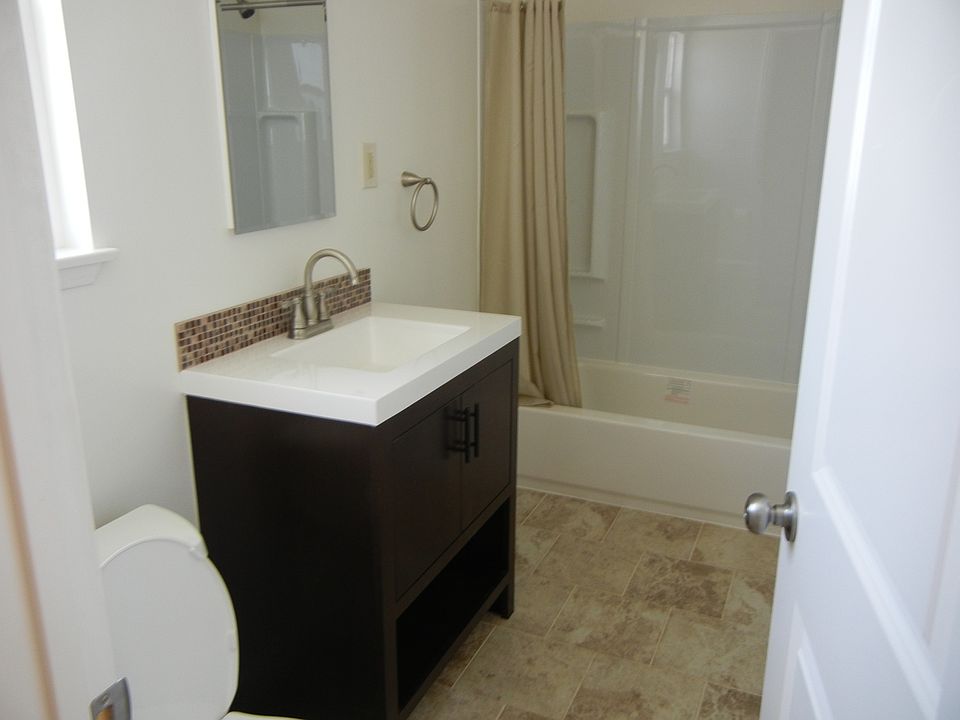 1st image of 684 Oakside Ave APT 1