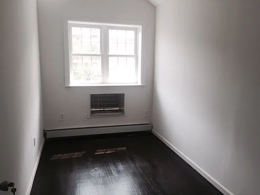 Rented by Premier Metro Realty Corp | media 67