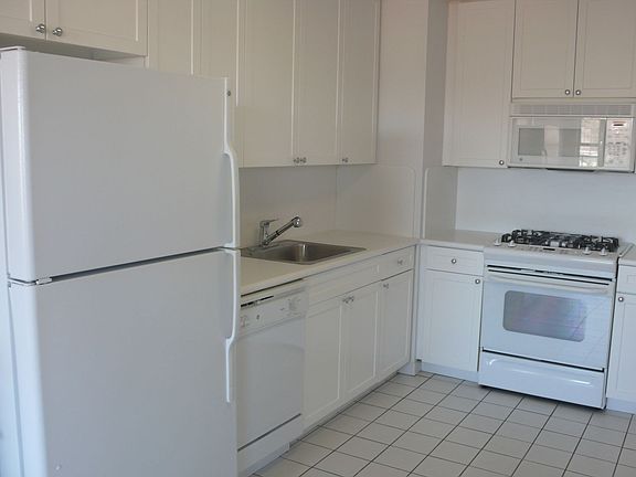 2nd image of 2600 Netherland Ave APT 906