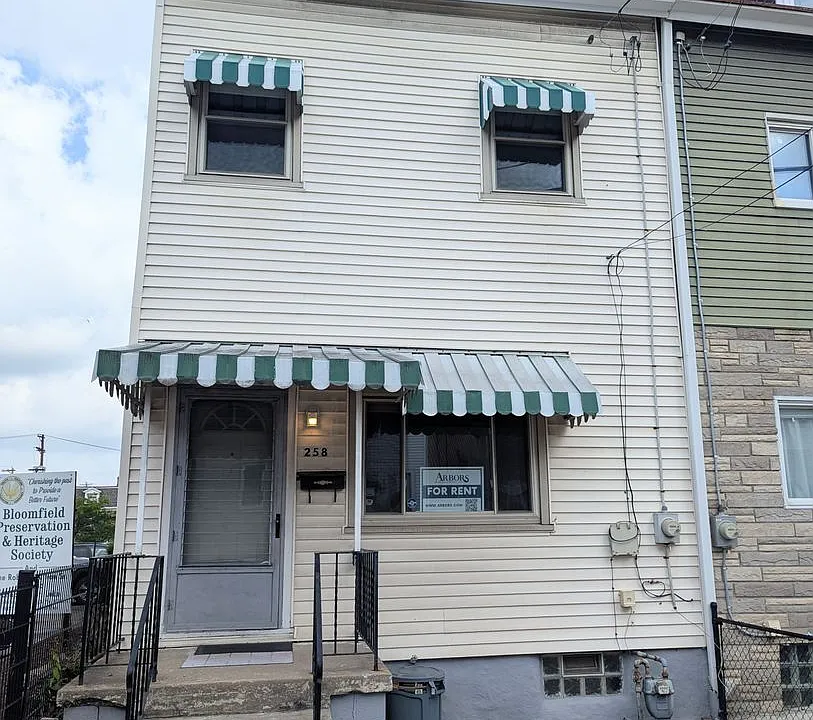 258 Edmond St