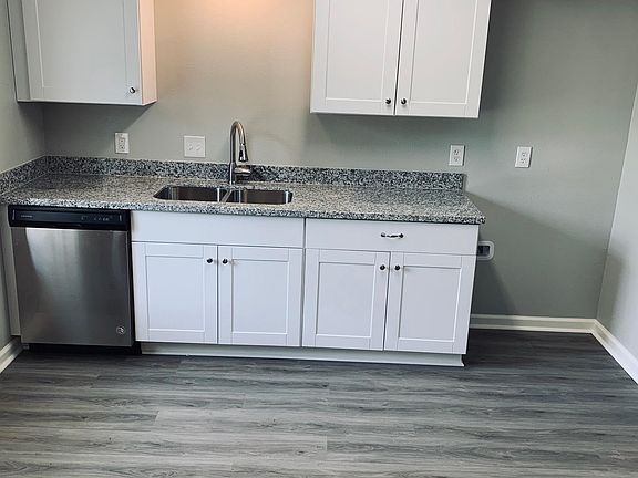4th image of 8010 Meadowbrook Dr