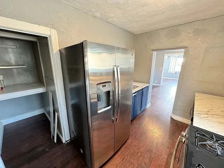 3906 Tularosa Ave — Photo 11
