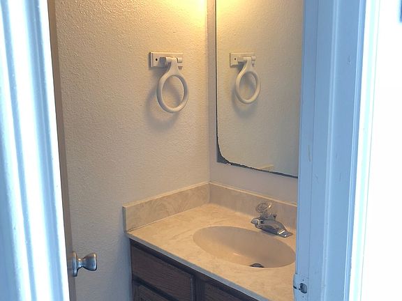 Downstairs half-bath