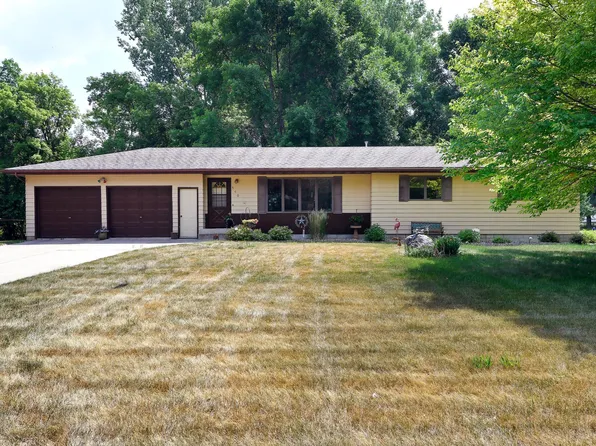 440 Mallory St N, Waterville, MN 56096