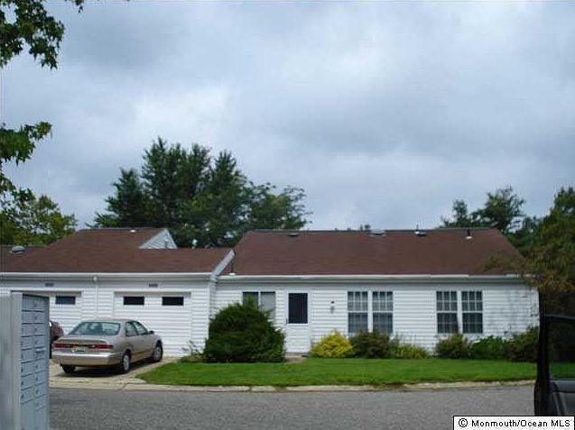 1st image of 624 Stamford Court #A