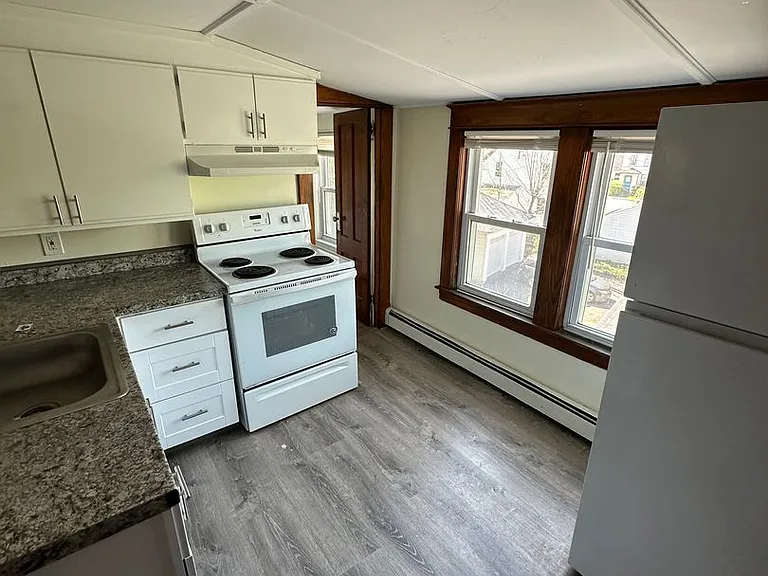 33 Bangor St — Photo 1