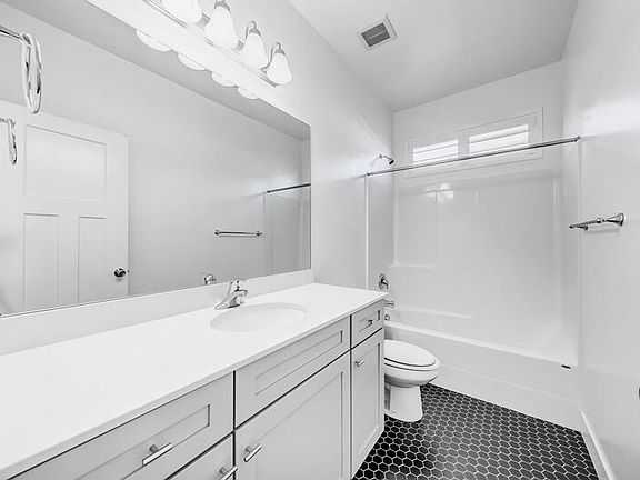 5th image of 1623 N 3700 W