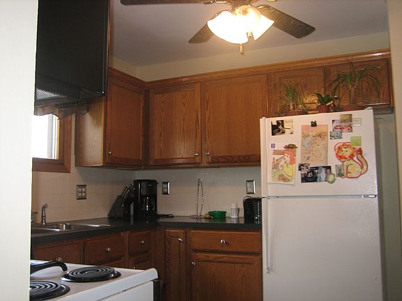 5th image of 16550 Mahoning Ave